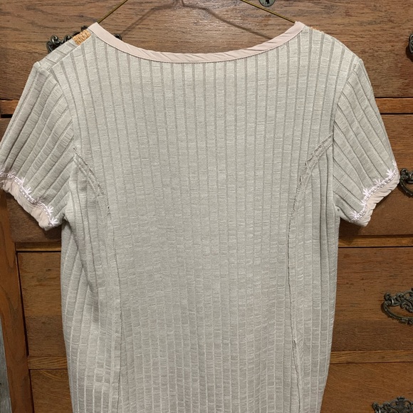 Embroidered top - Picture 2 of 2